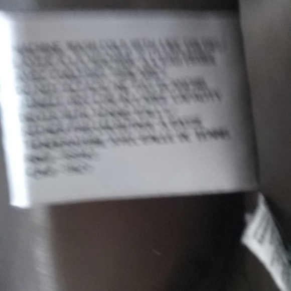 Women's Large DKNY Down Filled Quilted Puffer Coat. Full zip with snap button. - Picture 5 of 9